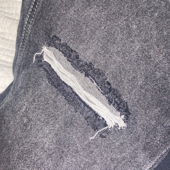 Urban Outfitters black ripped jeans. Never been worn. Size 29. - Picture 5 of 5